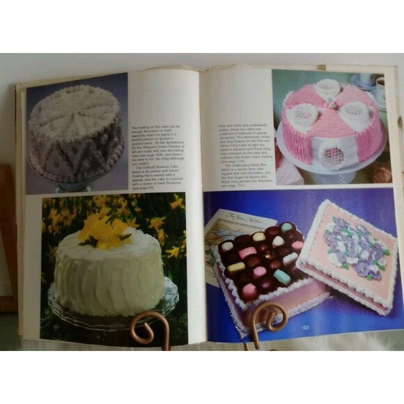 Farm Journals Complete Cake Decorating Book Hardcover 200 Recipes GOOD - Picture 3 of 5